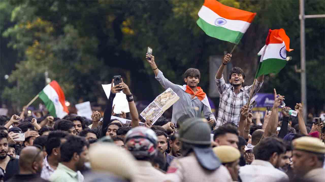 প্রশ্নফাঁস থেকে রাষ্ট্রের সংকট: ভারতে নতুন রাজনৈতিক সন্ধিক্ষণ?