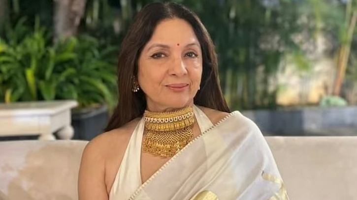 ‘ব্লাউজ়ের কাট দেখে দর্জি....’, জানালেন নীনা গুপ্তা
