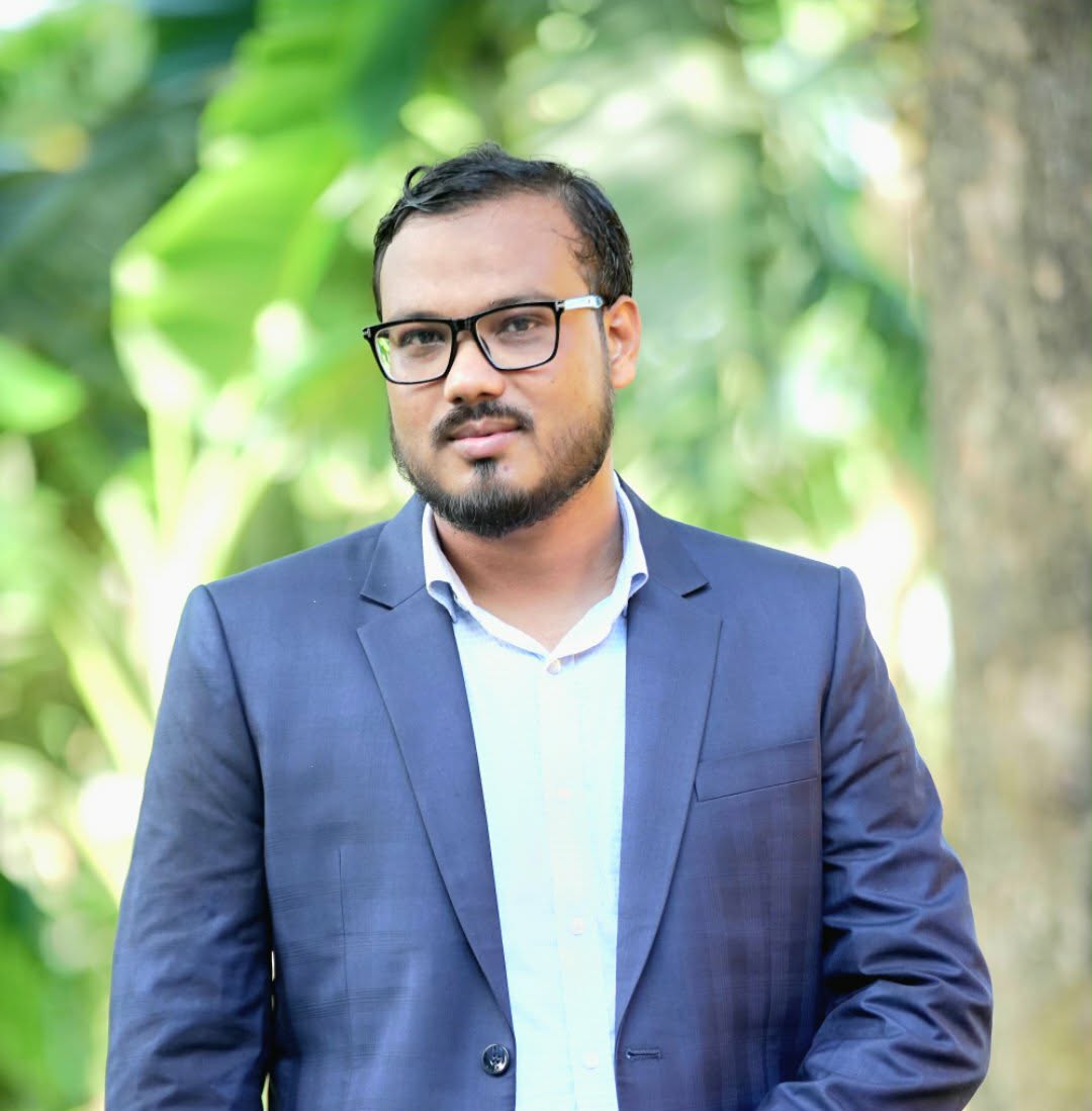 করোনায় চাকরি হারিয়ে থামেননি আশরাফুল, গড়েছেন একছাদের আইটি সেবাকেন্দ্র